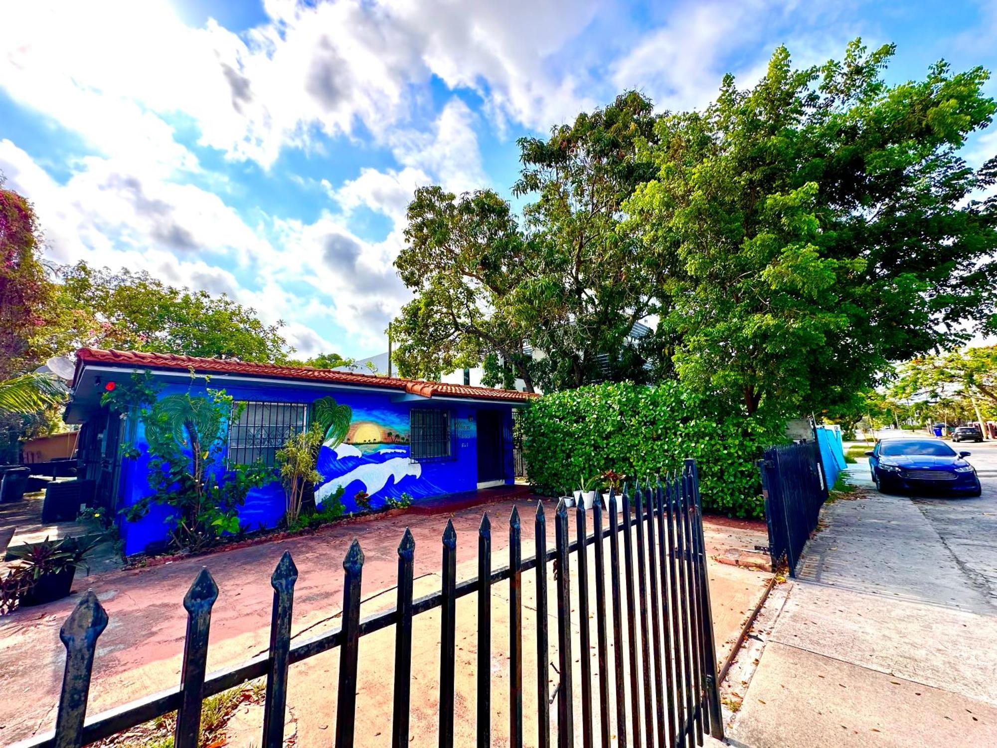 ホテル Miami House エクステリア 写真