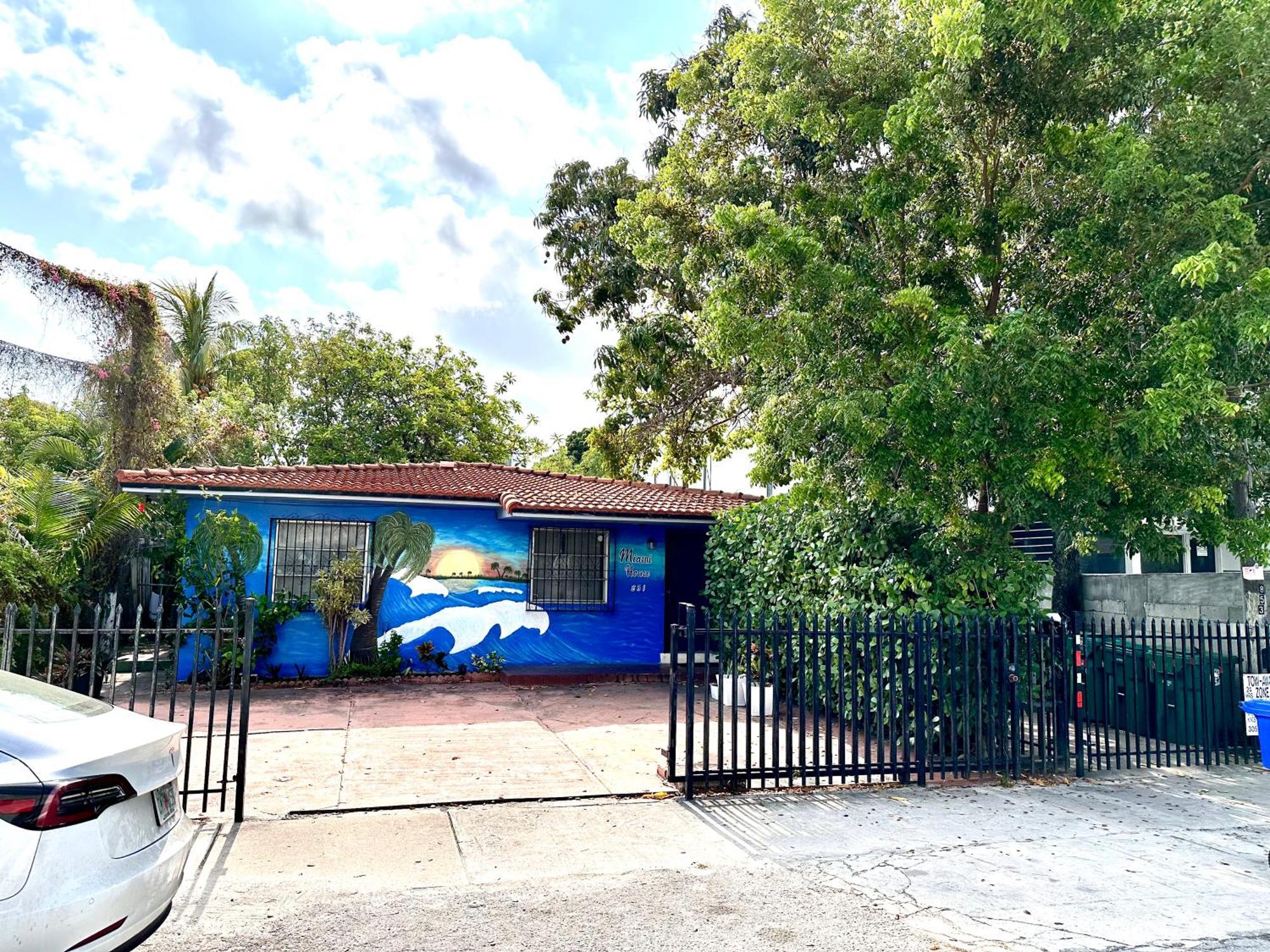 ホテル Miami House エクステリア 写真